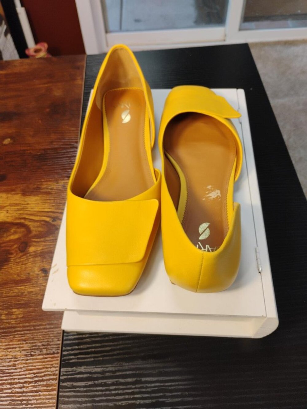Franco Sarto Yellow Leather Square Toe Flats 8.5M - Picture 2 of 8